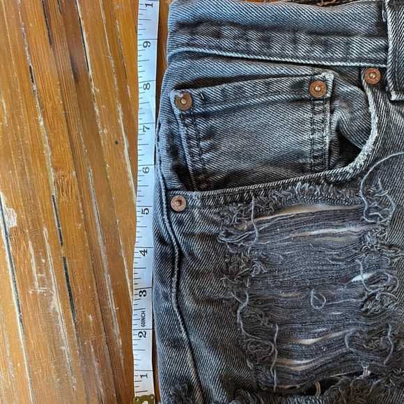 Grey Levi’s Shorts - Vintage - Picture 4 of 4